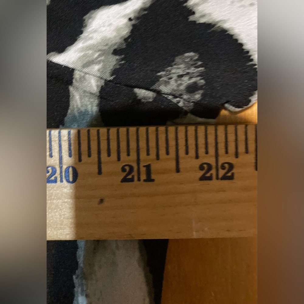 Nina Leonard Black and Gray Animal Print Shrug - Picture 8 of 10